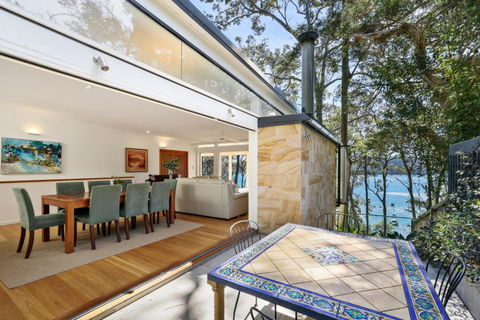 Paradise Villa - Pittwater Views - Holiday Sunshine Coast 0