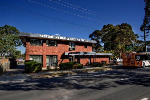 Parkside Inn Motel - Sunshine Coast Tourism 0