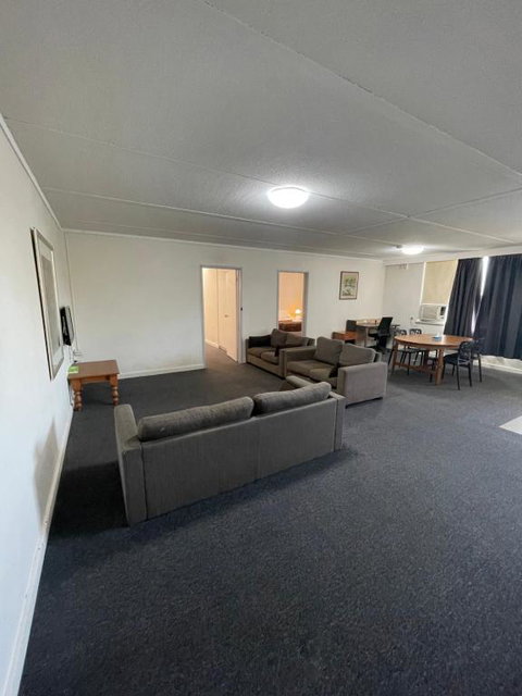 Parkside Inn Motel - Sunshine Coast Tourism 2
