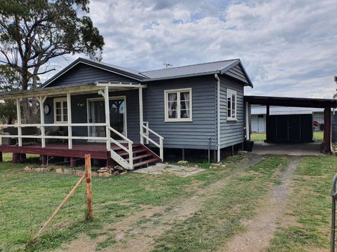 Parlour Mountain Cottage - Sunshine Coast Tourism 0