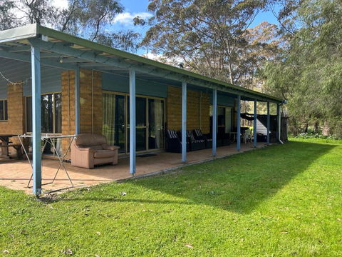 Peacock - Holiday Sunshine Coast 2
