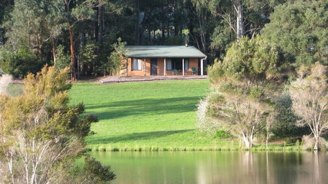 Pemberton Lake View Chalets - Sunshine Coast Tourism 1