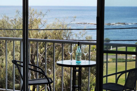 Penthouse Apartment Ocean Views - Sunshine Coast Tourism 0