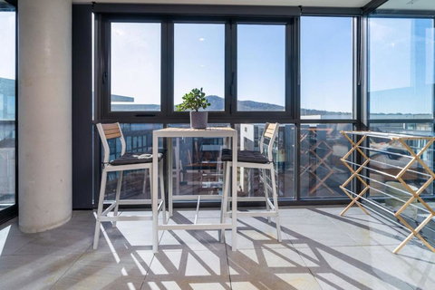 Perfectly Located 1BR BA Apartment - Sunshine Coast Tourism 1