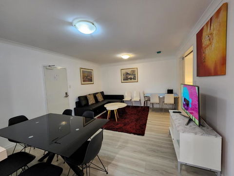 PERTH CBD APARTMENTS - Sunshine Coast Tourism 0