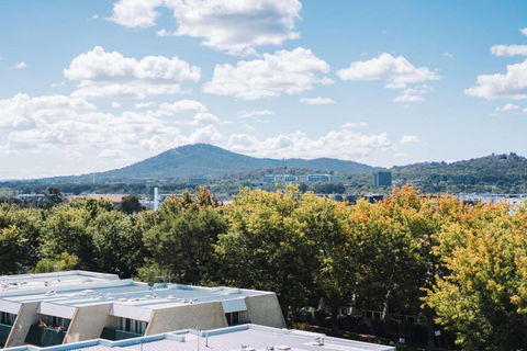 Perfect Located 1-Bed With Great Views & Parking - Sunshine Coast Tourism 0