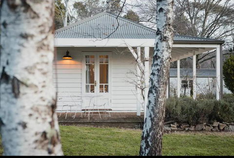 Peony Farm Pink Cottage - Sunshine Coast Tourism 0