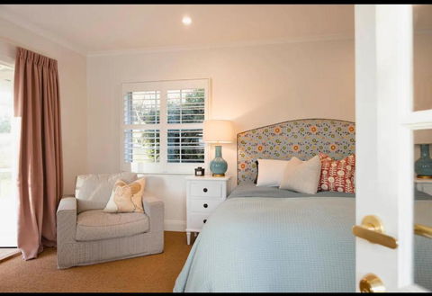 Peony Farm Pink Cottage - Sunshine Coast Tourism 3