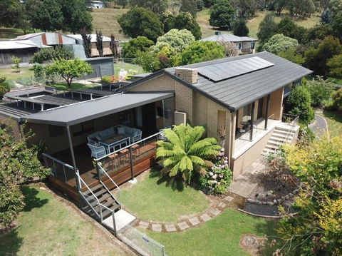 Perfect Country Home - Sunshine Coast Tourism 2