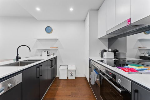 Perfect Location 1-Bed With Balcony, BBQ & Parking - Sunshine Coast Tourism 1