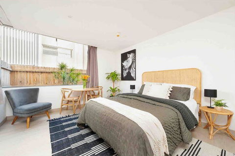 PERFECT STAY 2MIN By WALK TO THE BEACH FREE PARKING - Sunshine Coast Tourism 0