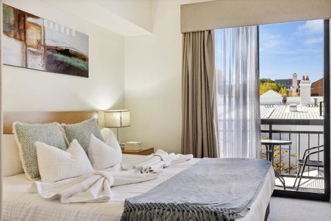 Perth City Corporate 1BRD - Sunshine Coast Tourism 2