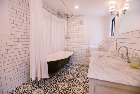 Pet-Friendly Highlands Home With Fireplace - Sunshine Coast Tourism 3