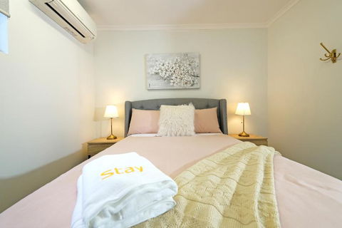 Pet Friendly Well-appointed 3BM Retreat Parking Netflix - Holiday Sunshine Coast 1