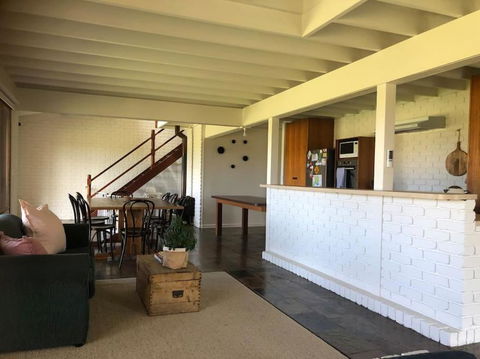 Peterborough Beach House - Holiday Sunshine Coast 0