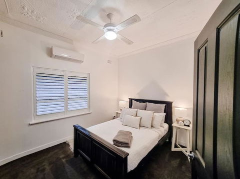 Peters Rest Central Wagga - Sunshine Coast Tourism 0