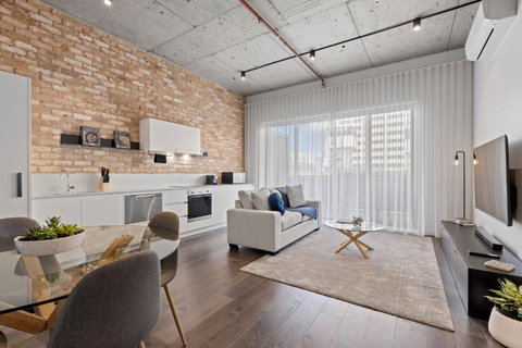 Phenomenal Stay In Phillip - Sunshine Coast Tourism 0