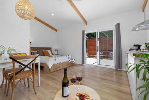 Piccolo B&B - The Perfect Getaway - Sunshine Coast Tourism 3