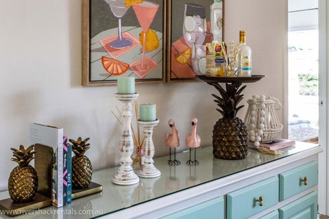 Pina Colada Shack-40 Marina Way - Holiday Sunshine Coast 0