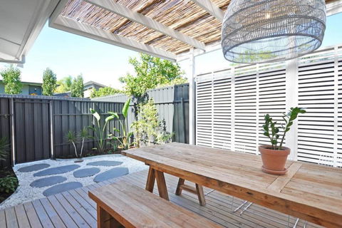Pine At Arlos Glenelg South - Sunshine Coast Tourism 0
