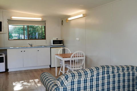 Pine Country Caravan Park - Sunshine Coast Tourism 1
