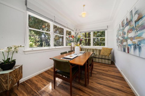 Pine Lodge - Sunshine Coast Tourism 3