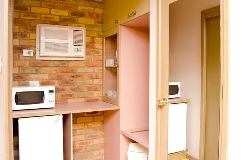 Pines Country Club Motor Inn - Holiday Sunshine Coast 1