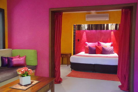 Pink Flamingo Resort - Sunshine Coast Tourism 2