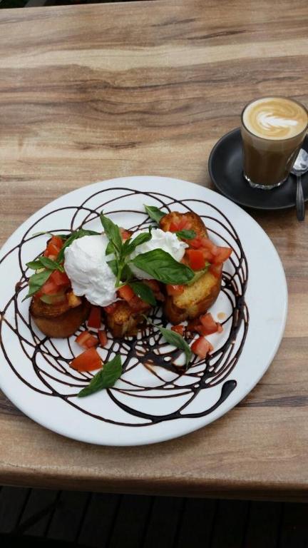 Pinnacle Holiday Lodge - Holiday Sunshine Coast 2