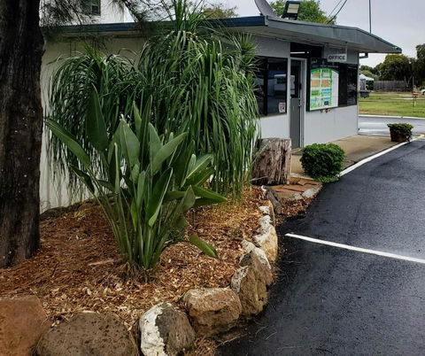 Pioneer Caravan Park - Sunshine Coast Tourism 0