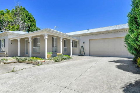 Piper St - CBD, Cosy Escape - Sunshine Coast Tourism 2
