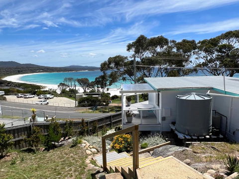 PIPI SHACK - Iconic Waterfront Shack Binalong Bay - Sunshine Coast Tourism 1