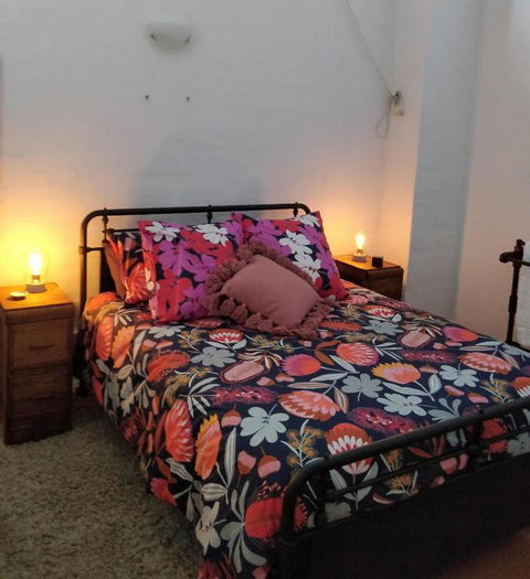 Pips On Mitchell - Beautiful Historic Apartment - Holiday Sunshine Coast 1