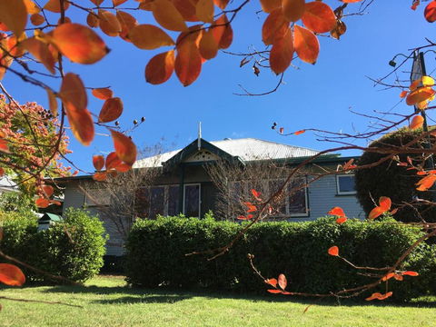 Pitstop Lodge Guesthouse B&B - Holiday Sunshine Coast 1