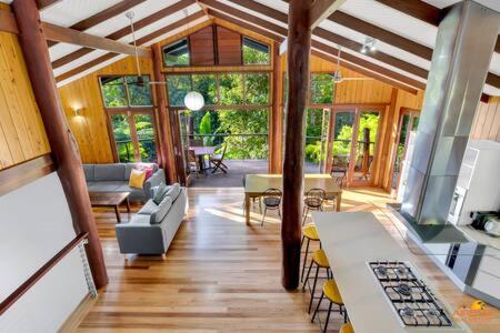 Pole Home In Paradise @ Kuranda - Sunshine Coast Tourism 2