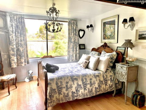 Pomegranite Beach House - Sunshine Coast Tourism 1