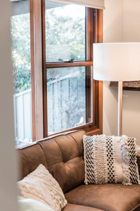 Porepunkah Cottage - Sunshine Coast Tourism 0
