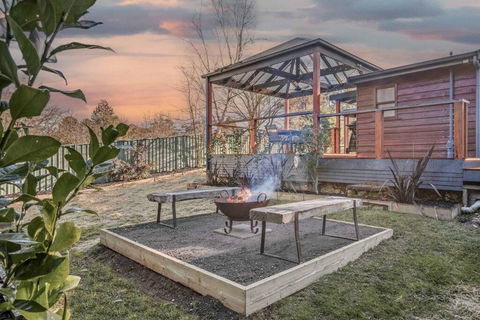 Porepunkah Cottage - Sunshine Coast Tourism 2