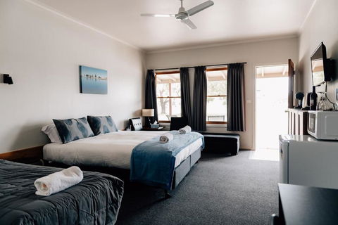 Port Albert Motel - Sunshine Coast Tourism 2