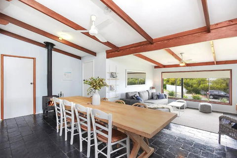 Port Elliot Coastal Cottage - 18 Handby Street,Port Elliot, No Linen Included - Sunshine Coast Tourism 0