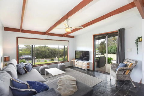 Port Elliot Coastal Cottage - 18 Handby Street,Port Elliot, No Linen Included - Sunshine Coast Tourism 2