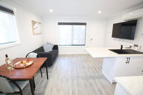 Port Lincoln Villas - Sunshine Coast Tourism 3