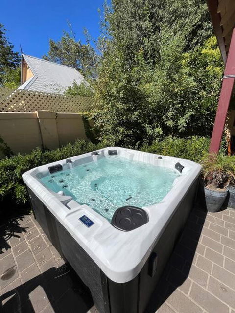 Porters Cottage Oasis - Holiday Sunshine Coast 1