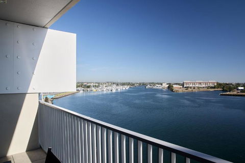 Portside On Honeysuckle - Sunshine Coast Tourism 1