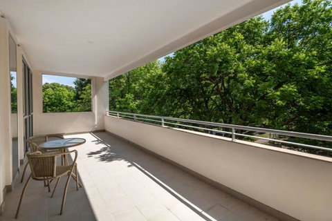 Quiet Apartment In Braddon ACT - Sunshine Coast Tourism 0