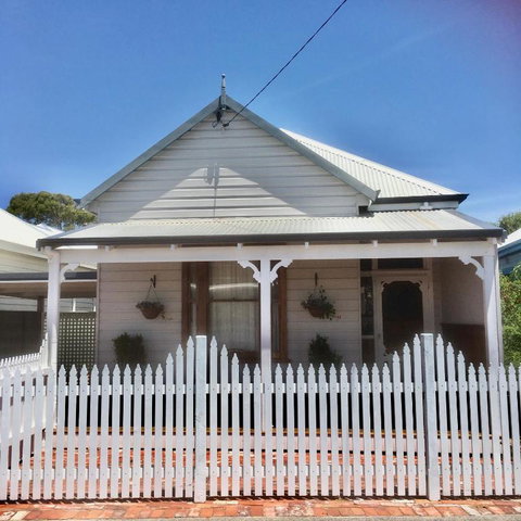 Railway Cottage - Sunshine Coast Tourism 3