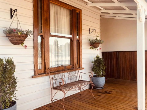 Railway Cottage - Sunshine Coast Tourism 1