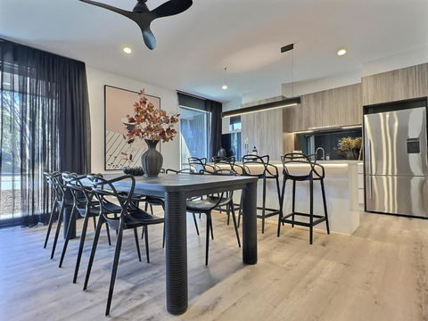RAM, Alpine Getaways - Sunshine Coast Tourism 0