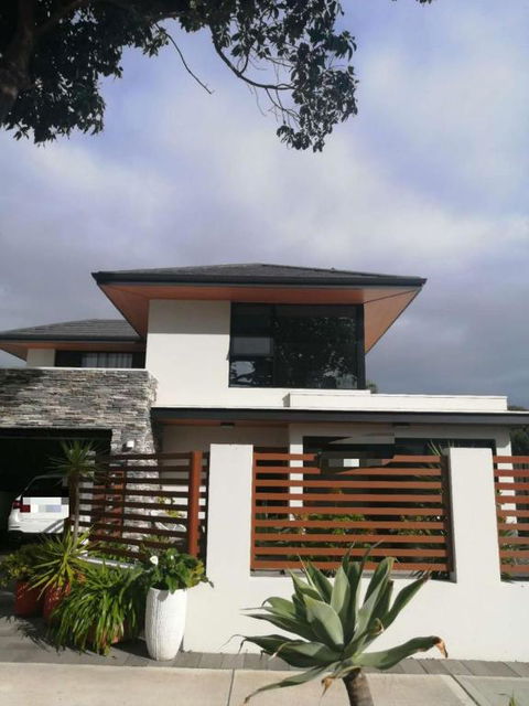 Private & Cosy! Master Bedroom In Perth With Garden View - Holiday Sunshine Coast 3