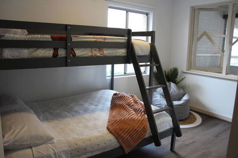 Raeside Home - Sunshine Coast Tourism 3